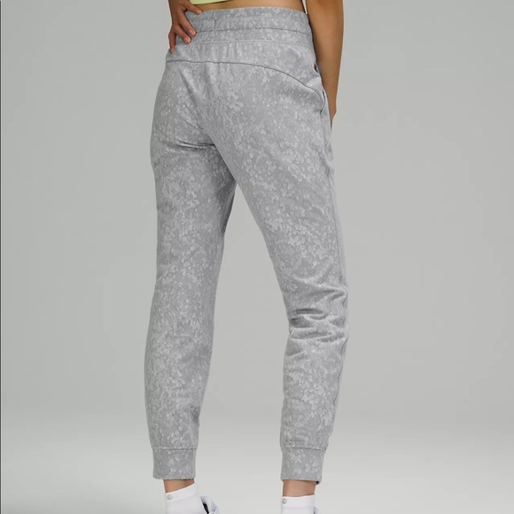 Lululemon Ready to Rulu Jogger 29” size 4 - Picture 2 of 2
